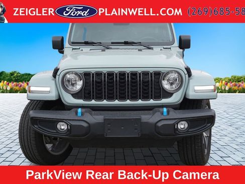Used 2024 Jeep Wrangler Unlimited AWD/4WD image 8