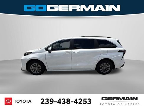 Used 2026 Toyota Sienna LE FWD image 3