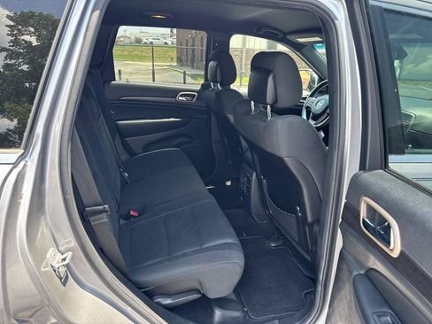 Used 2014 Jeep Grand Cherokee Laredo w/ Quick Order Package 23E AWD/4WD image 8