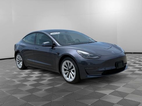 Used 2023 Tesla Model 3 Standard Range RWD image 7