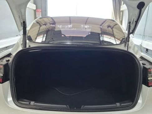 Used 2023 Tesla Model 3 Standard Range RWD image 9