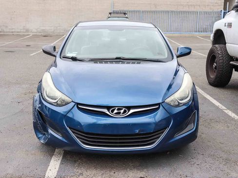 Used 2015 Hyundai Elantra SE image 2