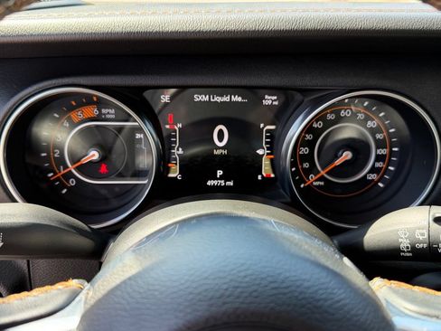 Used 2020 Jeep Wrangler Unlimited Sahara AWD/4WD image 21