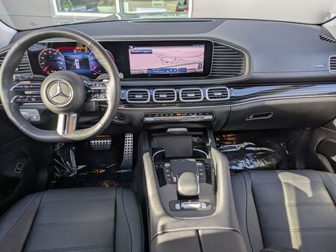 Used 2024 Mercedes-Benz GLS 450 4MATIC image 26