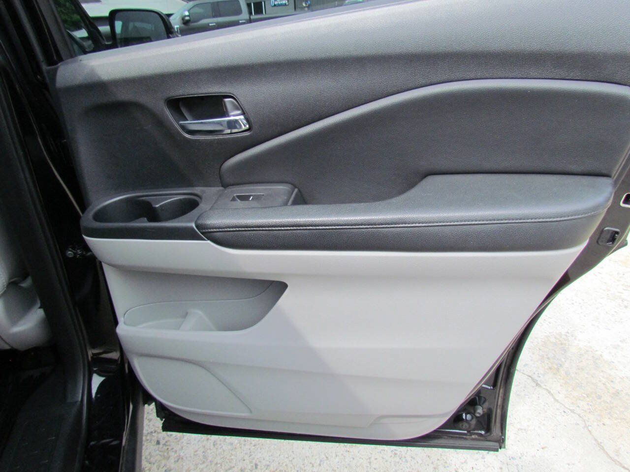 Used 2017 Honda Pilot EX-L image 18
