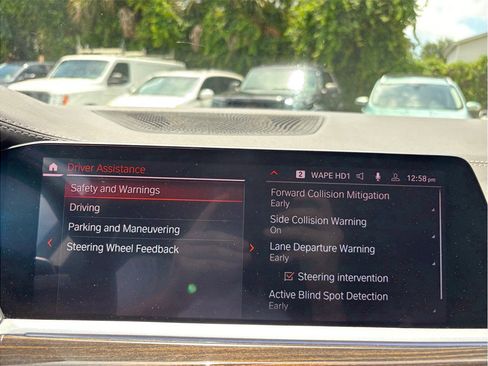Used 2019 BMW X7 xDrive50i w/ Premium Package AWD/4WD image 38