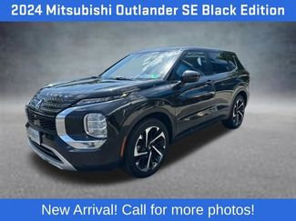 Used 2024 Mitsubishi Outlander SE Black Edition FWD video 1