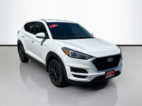 Used 2019 Hyundai Tucson SE AWD/4WD image 3