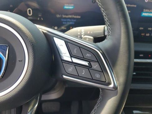 Used 2025 Buick Enclave Avenir FWD image 22