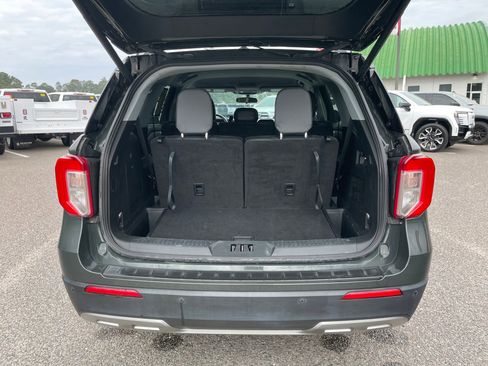 Used 2024 Ford Explorer XLT w/ Equipment Group 202A image 23