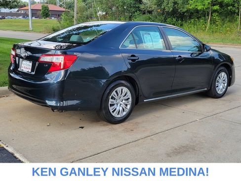 Used 2014 Toyota Camry LE FWD image 3