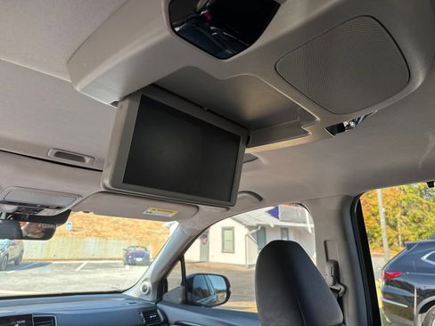 Used 2021 Honda Pilot Touring image 38