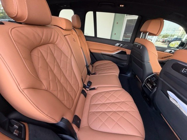 Used 2026 BMW X7 xDrive40i w/ M Sport Package AWD/4WD image 25