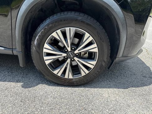 Used 2023 Nissan Rogue SV FWD image 11