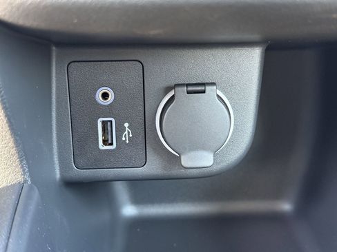 New 2025 Nissan Kicks Play S image 6