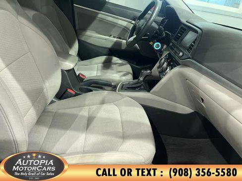 Used 2019 Hyundai Elantra SEL image 11