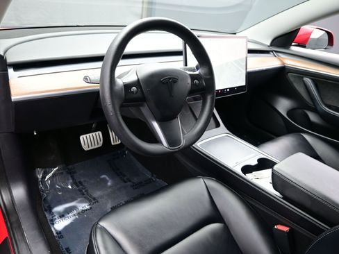 Used 2022 Tesla Model 3 Performance image 12