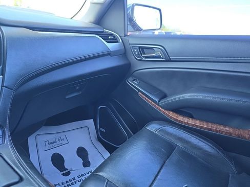 Used 2018 Chevrolet Suburban Premier AWD/4WD image 17