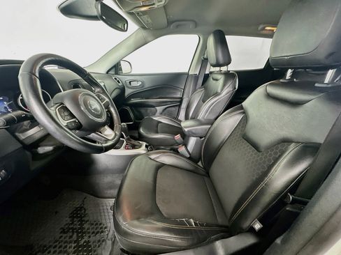 Used 2018 Jeep Compass Latitude w/ Popular Equipment Group FWD image 13