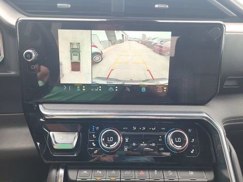 Used 2023 GMC Sierra 1500 Denali w/ Technology Package AWD/4WD image 5