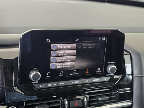 Used 2024 Nissan Pathfinder SV FWD image 16
