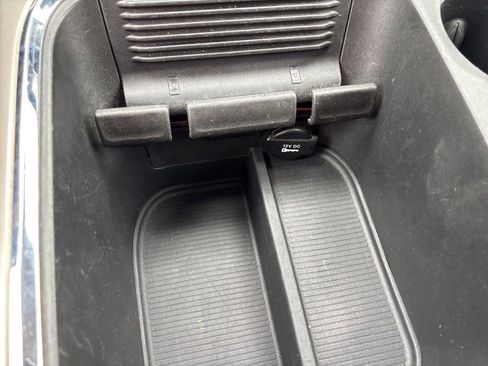 Used 2018 RAM 1500 Laramie w/ Convenience Group AWD/4WD image 35