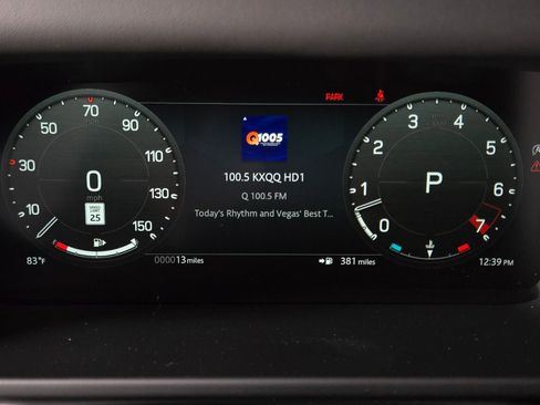 New 2026 Land Rover Defender 130 X-Dynamic SE image 34