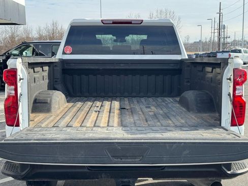 Used 2025 Chevrolet Silverado 2500 W/T image 5