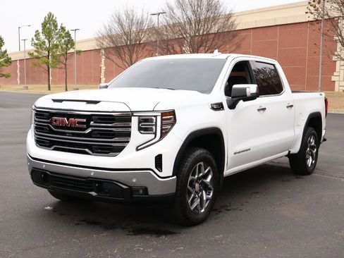 Used 2025 GMC Sierra 1500 SLT w/ SLT Premium Plus Package image 32