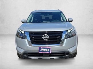 Used 2024 Nissan Pathfinder SV FWD video 2