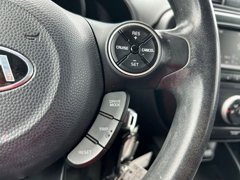 Used 2017 Kia Soul FWD image 19