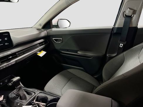 New 2025 Kia K4 LXS image 21