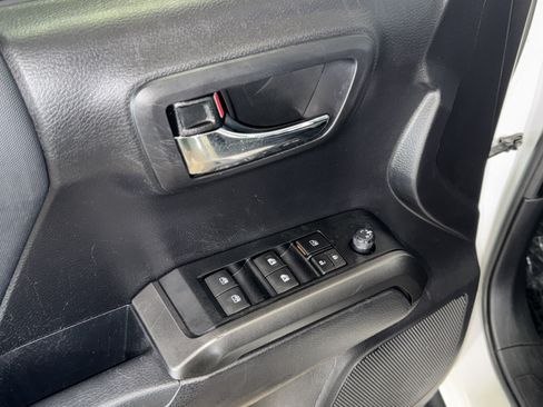 Used 2021 Toyota Tacoma TRD Sport RWD image 17