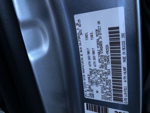 Certified 2025 Toyota Tacoma TRD Off-Road image 25