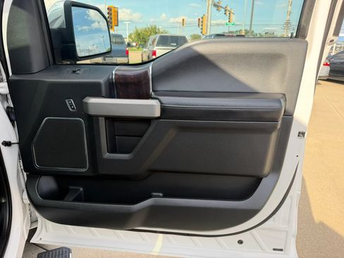 Used 2015 Ford F150 Platinum w/ Trailer Tow Package AWD/4WD image 99
