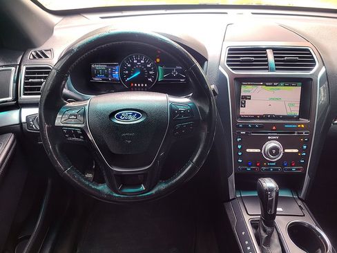 Used 2016 Ford Explorer Limited w/ Equipment Group 301A FWD image 34