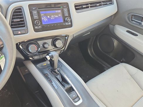 Used 2019 Honda HR-V LX image 25