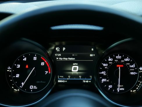 Used 2018 Alfa Romeo Stelvio Ti Sport image 20