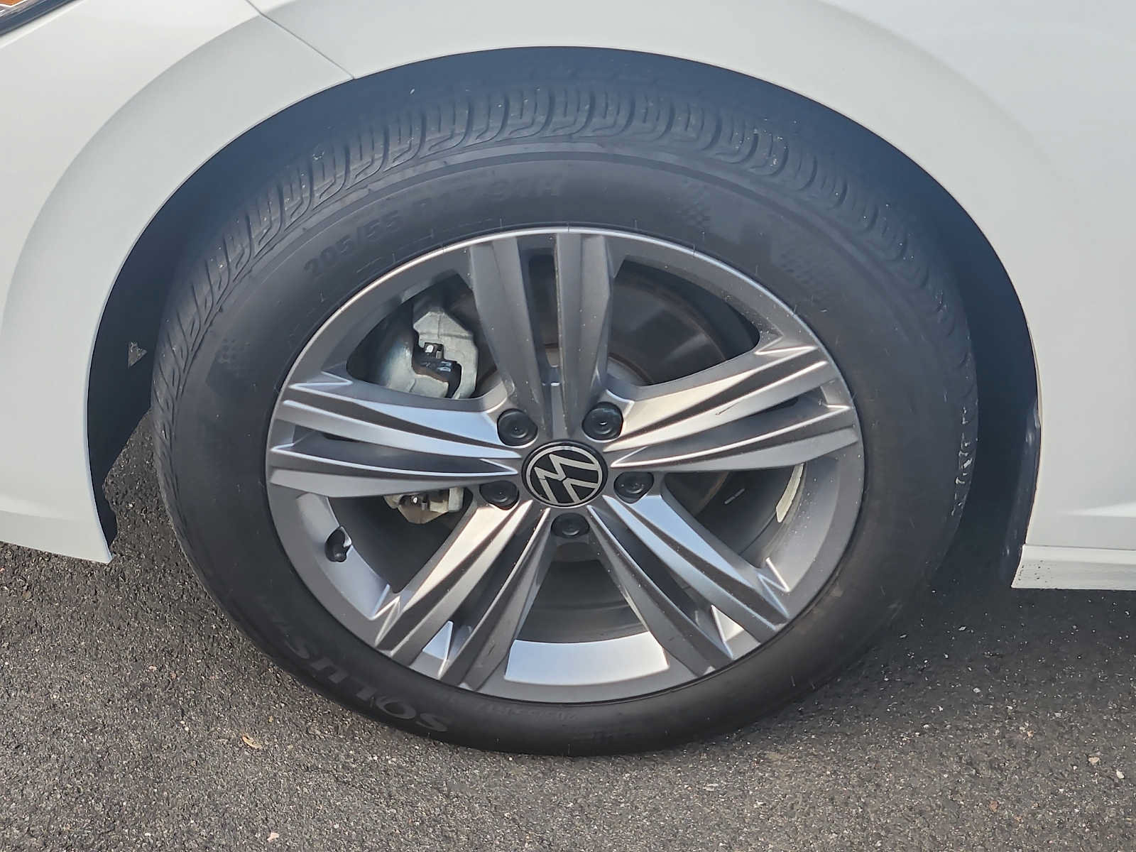 Used 2024 Volkswagen Jetta SE FWD image 8