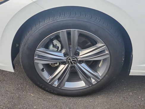 Used 2024 Volkswagen Jetta SE FWD image 8