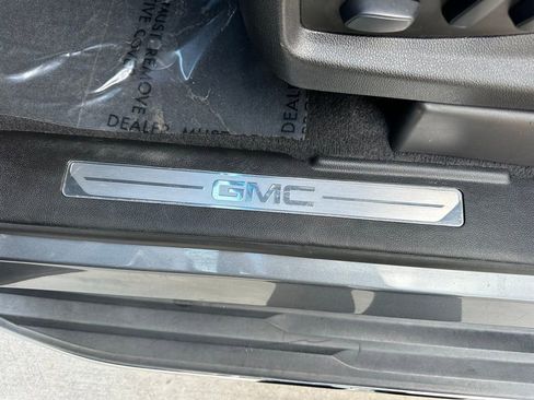 Used 2019 GMC Yukon SLT w/ Premium Edition AWD/4WD image 23