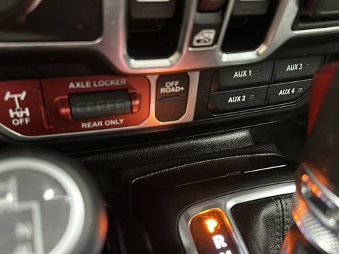 Used 2024 Jeep Gladiator Sport AWD/4WD image 20