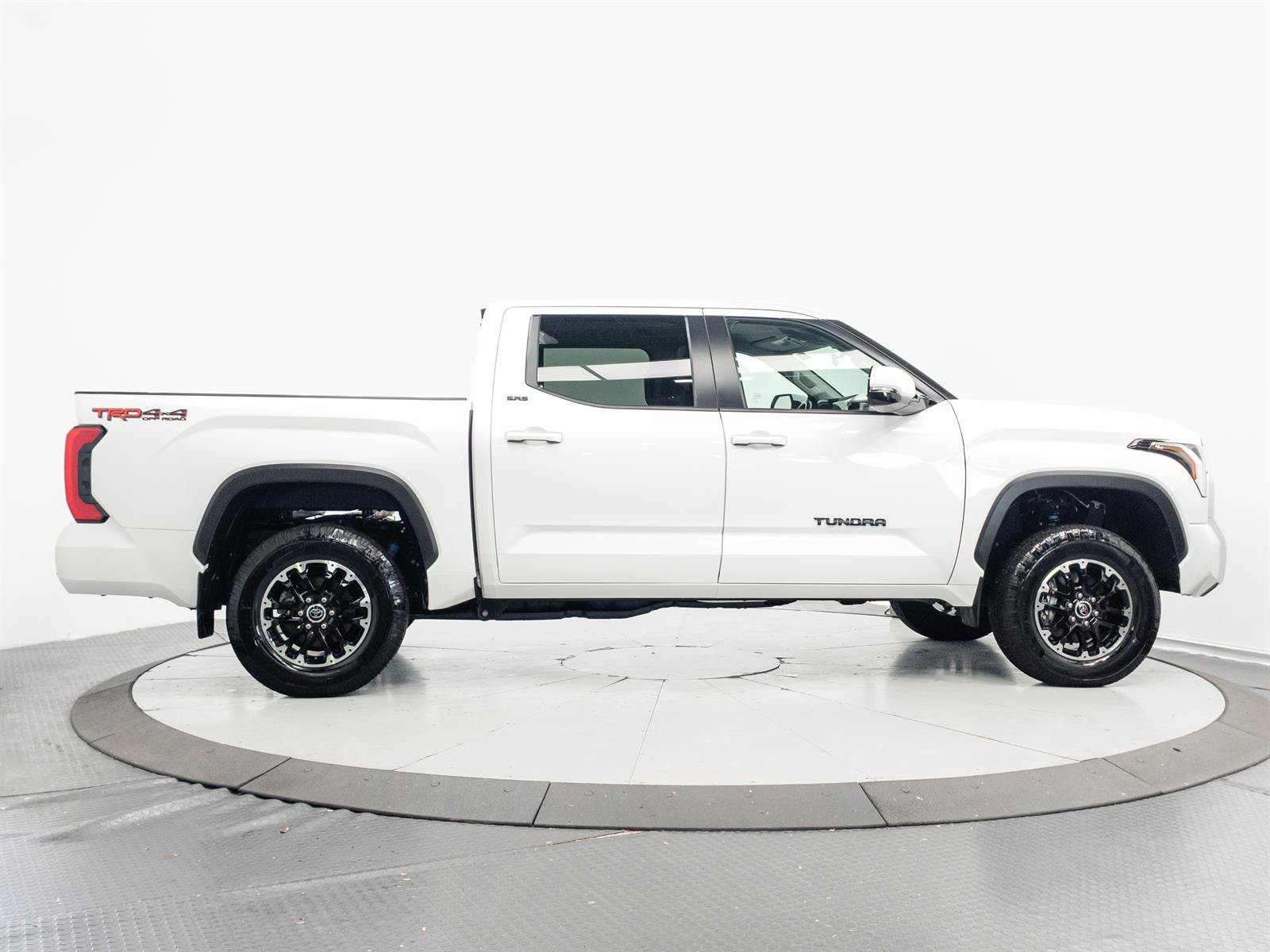 Used 2024 Toyota Tundra SR5 w/ TRD Off-Road Package AWD/4WD image 12