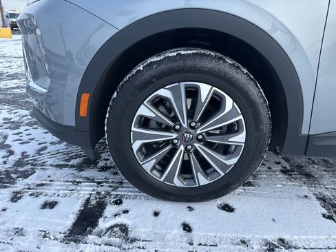 Used 2024 Buick Envision Preferred image 16