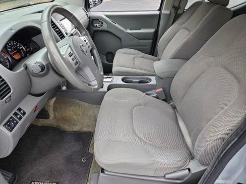 Used 2016 Nissan Frontier SV AWD/4WD image 7