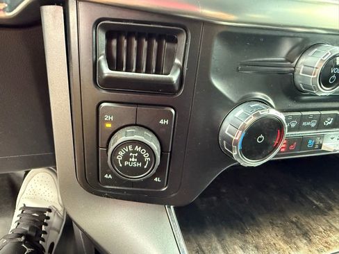 Used 2022 Ford F150 Lariat w/ FX4 Off-Road Package image 24