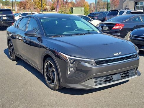 New 2025 Kia K4 EX image 3