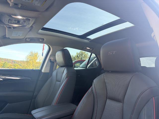 Used 2023 Buick Envision Essence w/ Technology Package I AWD/4WD image 12