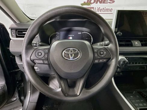Certified 2023 Toyota RAV4 LE AWD/4WD image 19