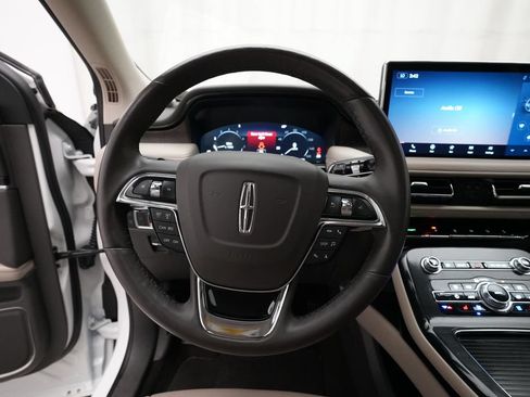 Used 2023 Lincoln Nautilus Reserve w/ Class II Trailer Tow Package AWD/4WD image 4